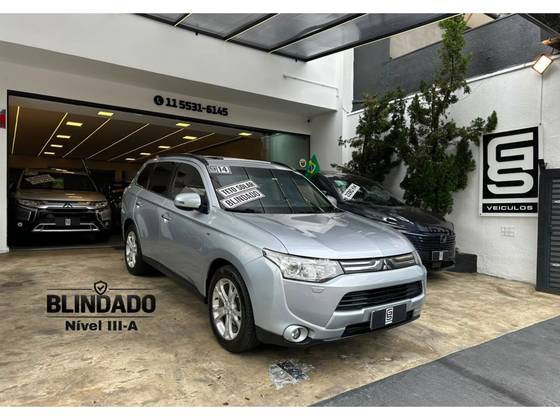 MITSUBISHI OUTLANDER 3.0 GT 4X4 V6 24V GASOLINA 4P AUTOMÁTICO